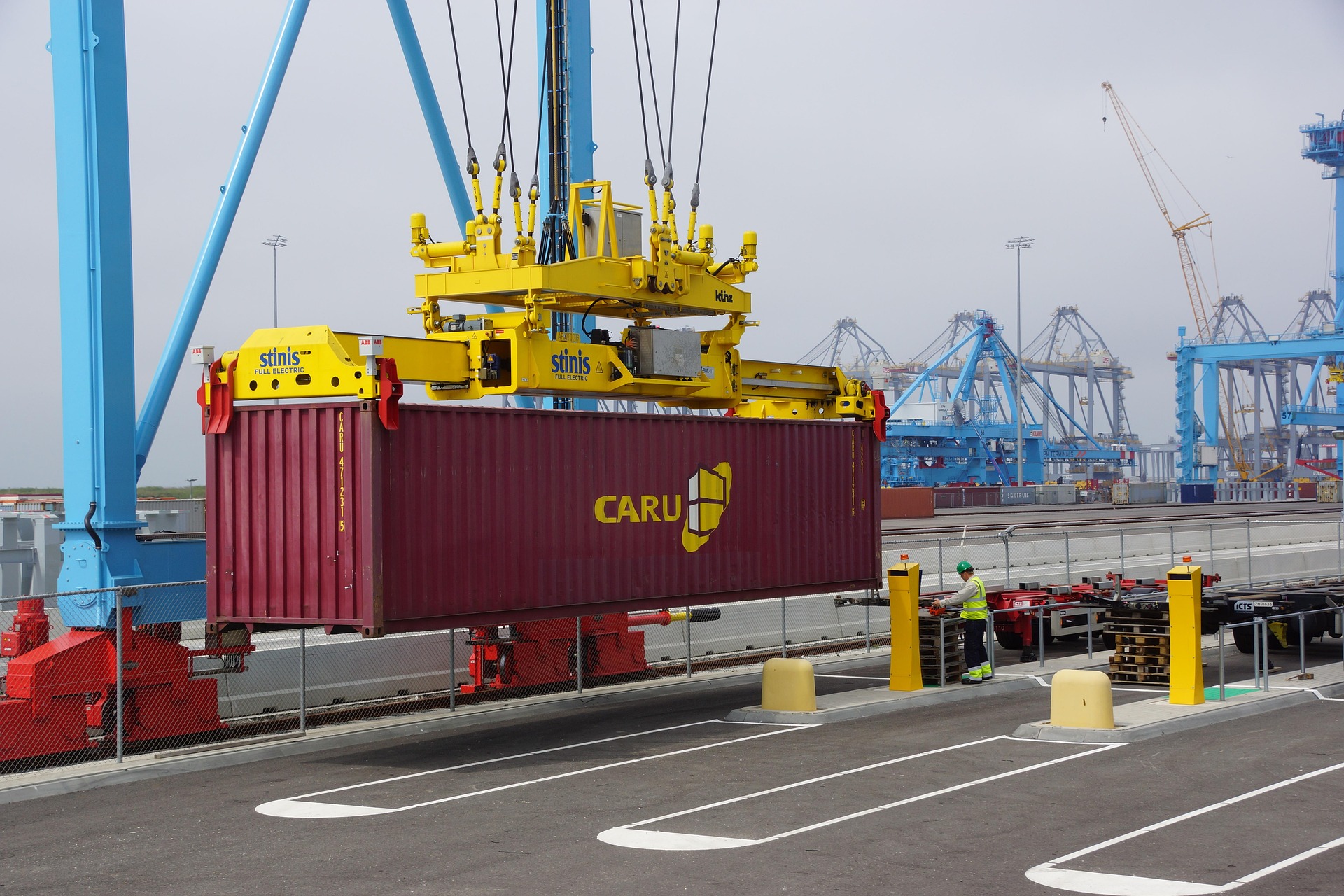 Container terminal with cranes and freight operations